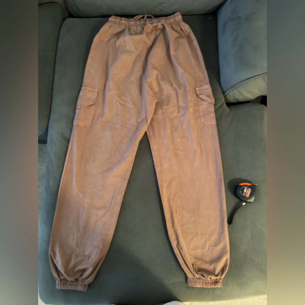 PrettyLittleThing Chocolate Brown Cargo Jogger Pants Size M High Waisted - Picture 8 of 8